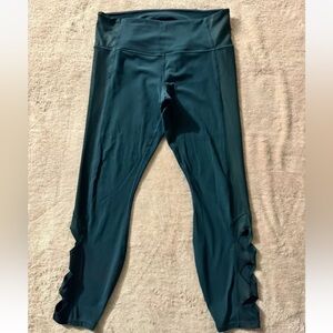 Athleta Women’s  Green Cutout Sides Inner Pocket Cropped‎ Yoga Leggings Size M